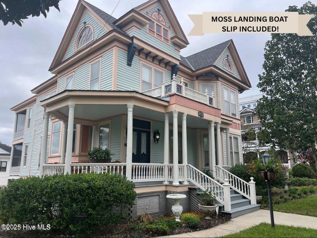 Photo of 603 W Main Street, Washington, NC 27889 (MLS # 100530242)