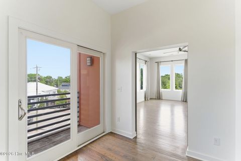 Tiny photo for 314 Davis Street #Unit 301, Wilmington, NC 28401 (MLS # 100573345)