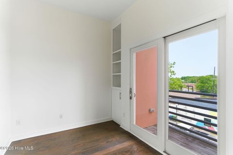 Tiny photo for 314 Davis Street #Unit 301, Wilmington, NC 28401 (MLS # 100573345)