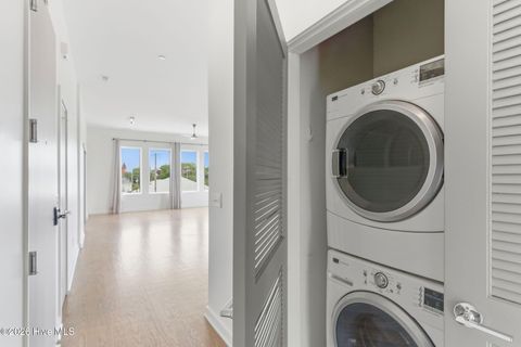 Tiny photo for 314 Davis Street #Unit 301, Wilmington, NC 28401 (MLS # 100573345)