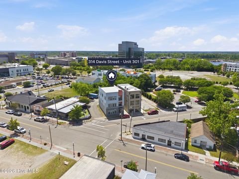 Tiny photo for 314 Davis Street #Unit 301, Wilmington, NC 28401 (MLS # 100573345)