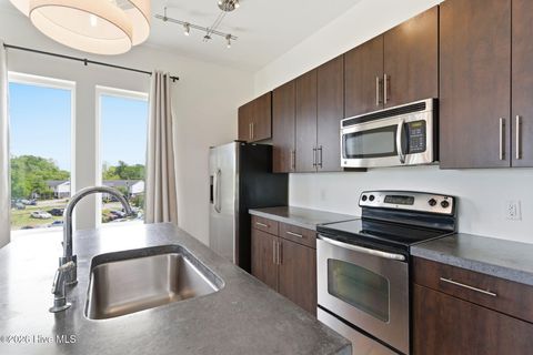 Tiny photo for 314 Davis Street #Unit 301, Wilmington, NC 28401 (MLS # 100573345)