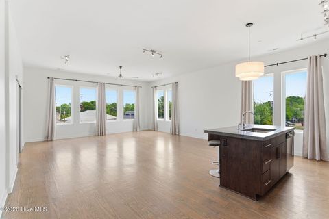 Tiny photo for 314 Davis Street #Unit 301, Wilmington, NC 28401 (MLS # 100573345)