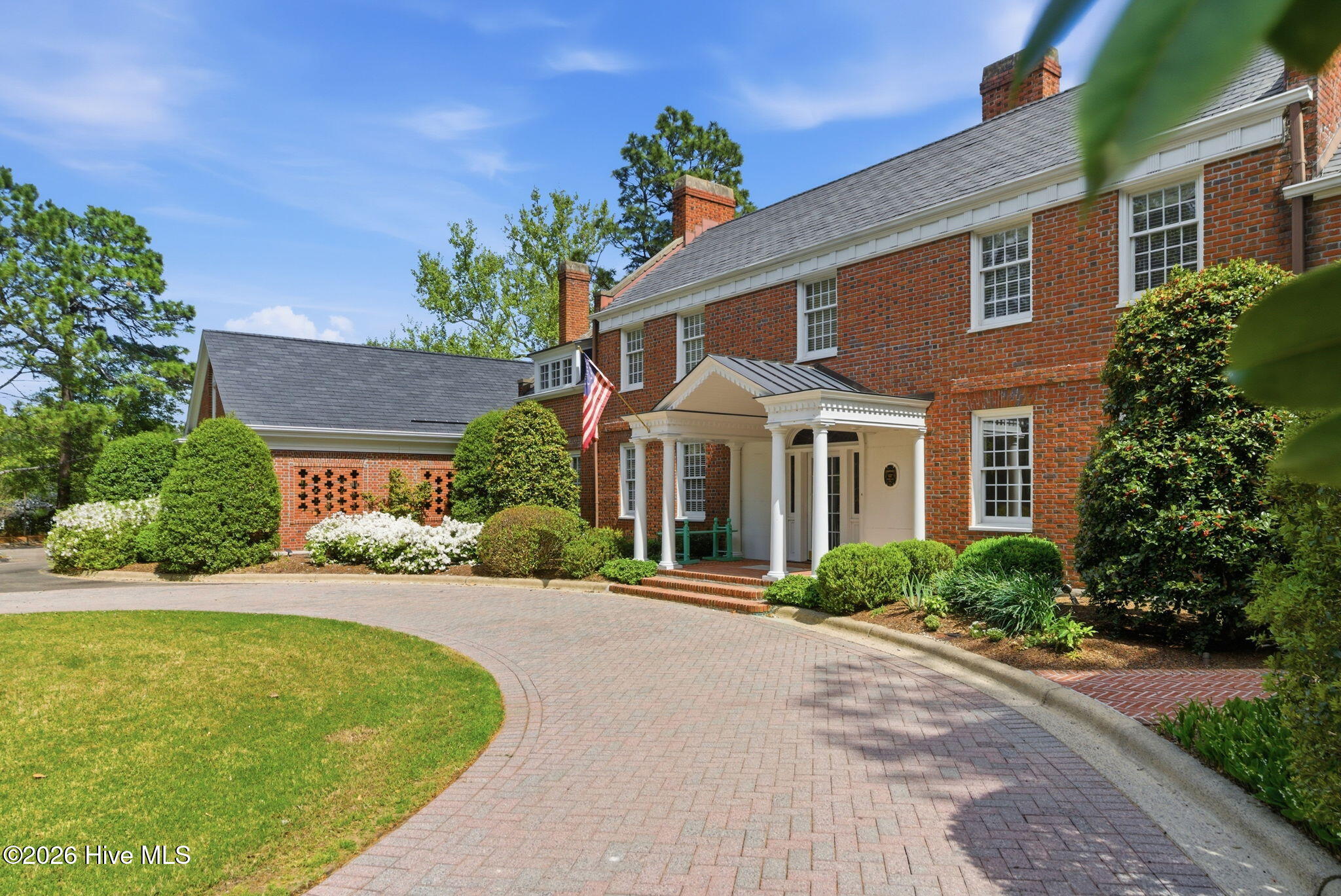 200 Hollycrest Drive