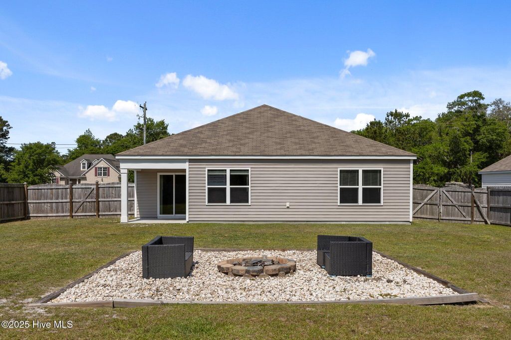 Photo of 186 Everett Yopp Drive, Sneads Ferry, NC 28460 (MLS # 100548387)