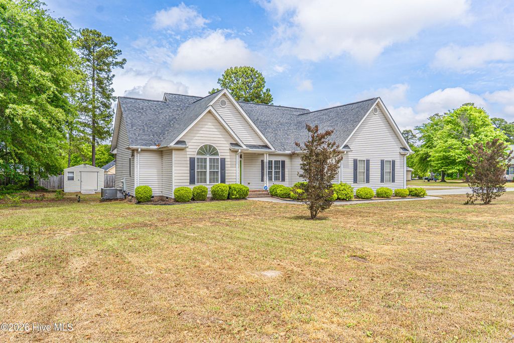 Photo of 104 Trestle Street, Hamlet, NC 28345 (MLS # 100570481)