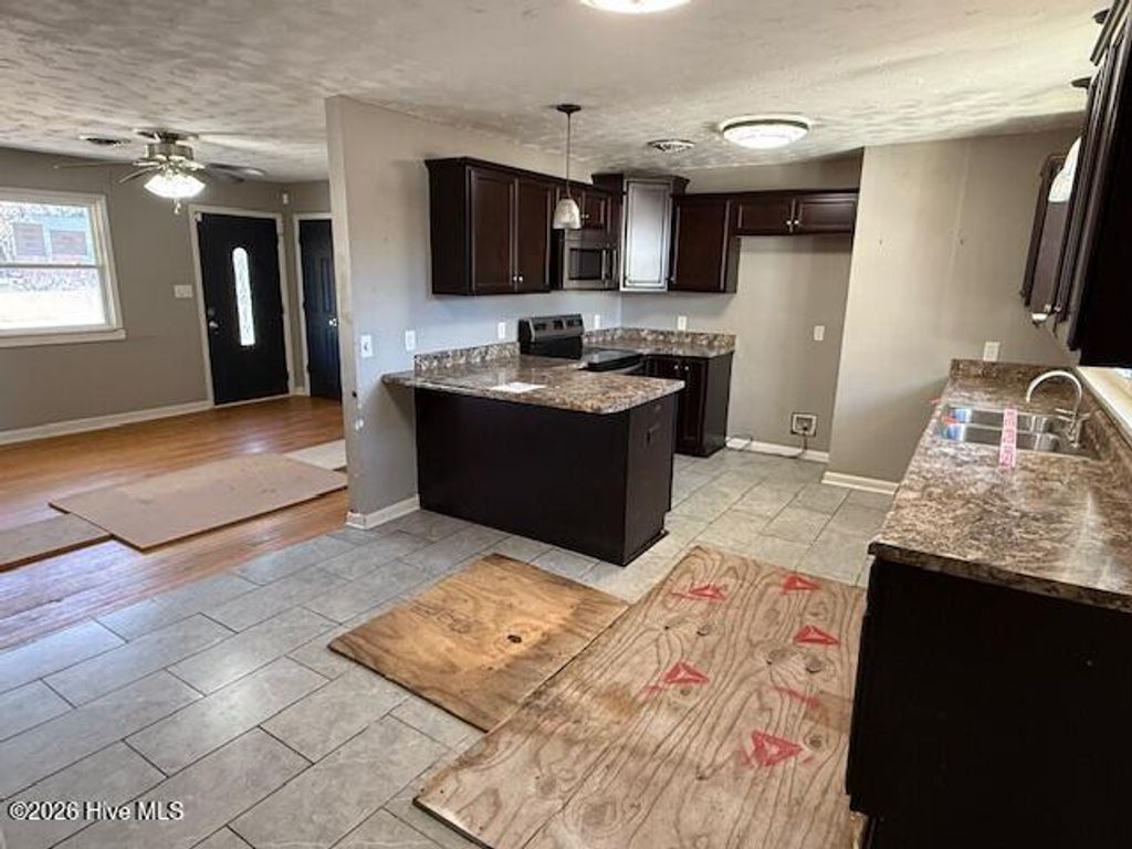 Photo of 8 Oxford Drive, Jacksonville, NC 28546 (MLS # 100551540)