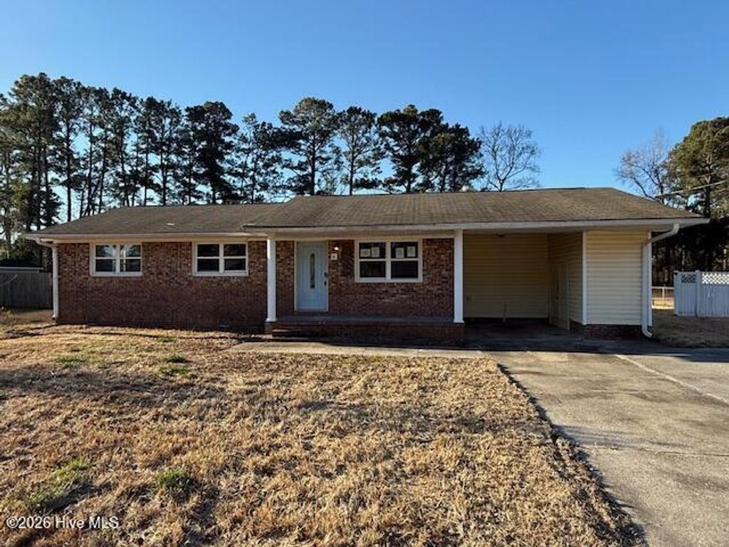 Photo of 8 Oxford Drive, Jacksonville, NC 28546 (MLS # 100551540)