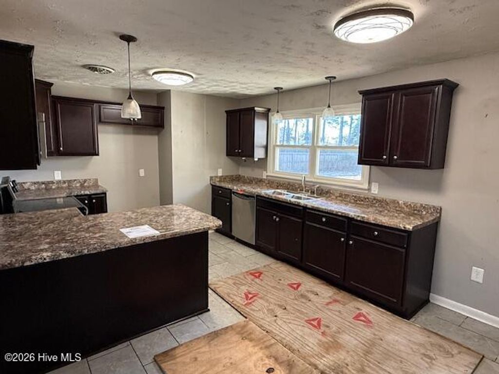 Photo of 8 Oxford Drive, Jacksonville, NC 28546 (MLS # 100551540)