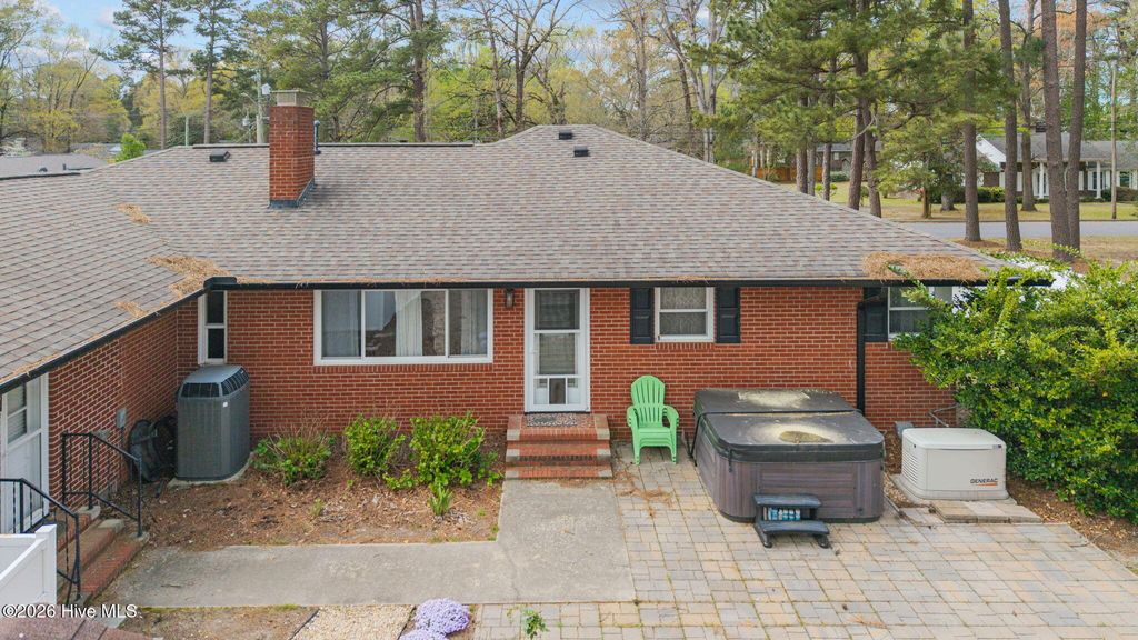 Photo of 302 Oak Drive, Washington, NC 27889 (MLS # 100563806)