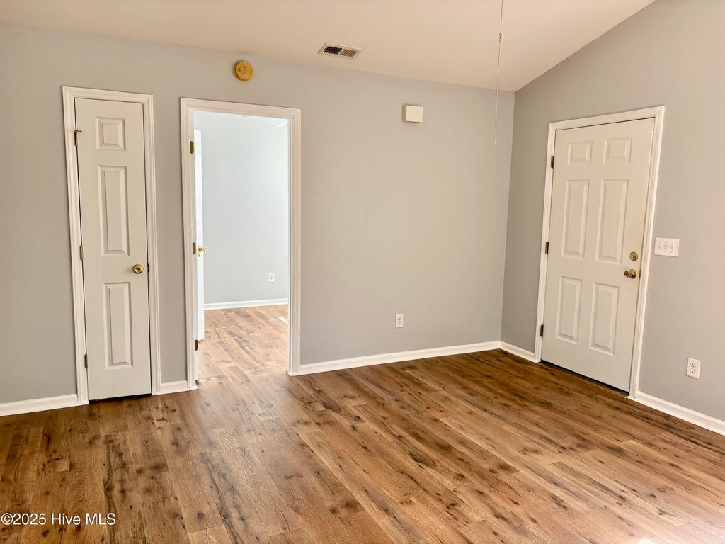 Photo of 113 Gladiola Drive, New Bern, NC 28562 (MLS # 100534723)