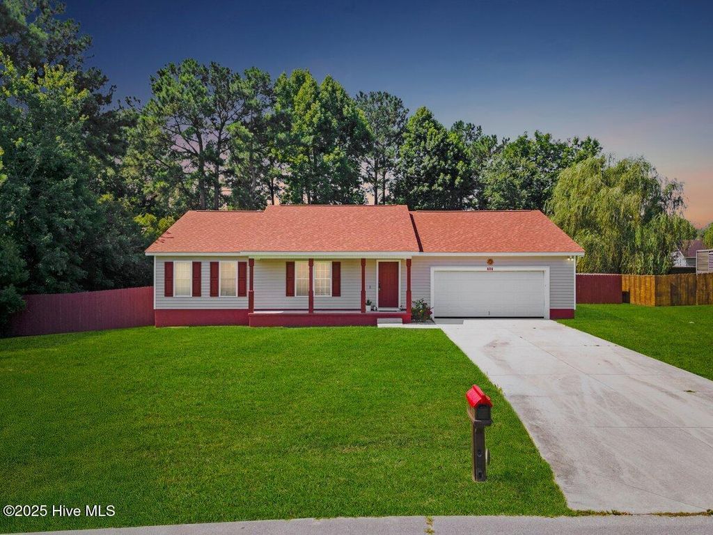 Photo of 404 Seahawk Court, Richlands, NC 28574 (MLS # 100534890)