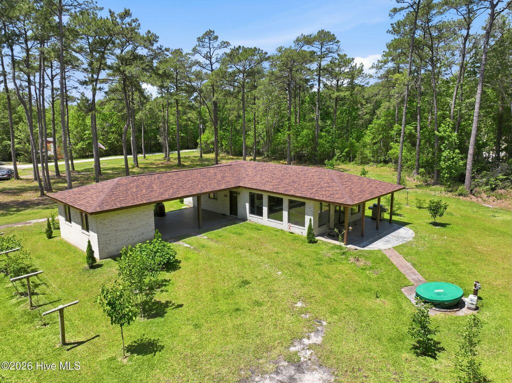Photo of 307 Crows Nest Road, Beaufort, NC 28516 (MLS # 100572549)