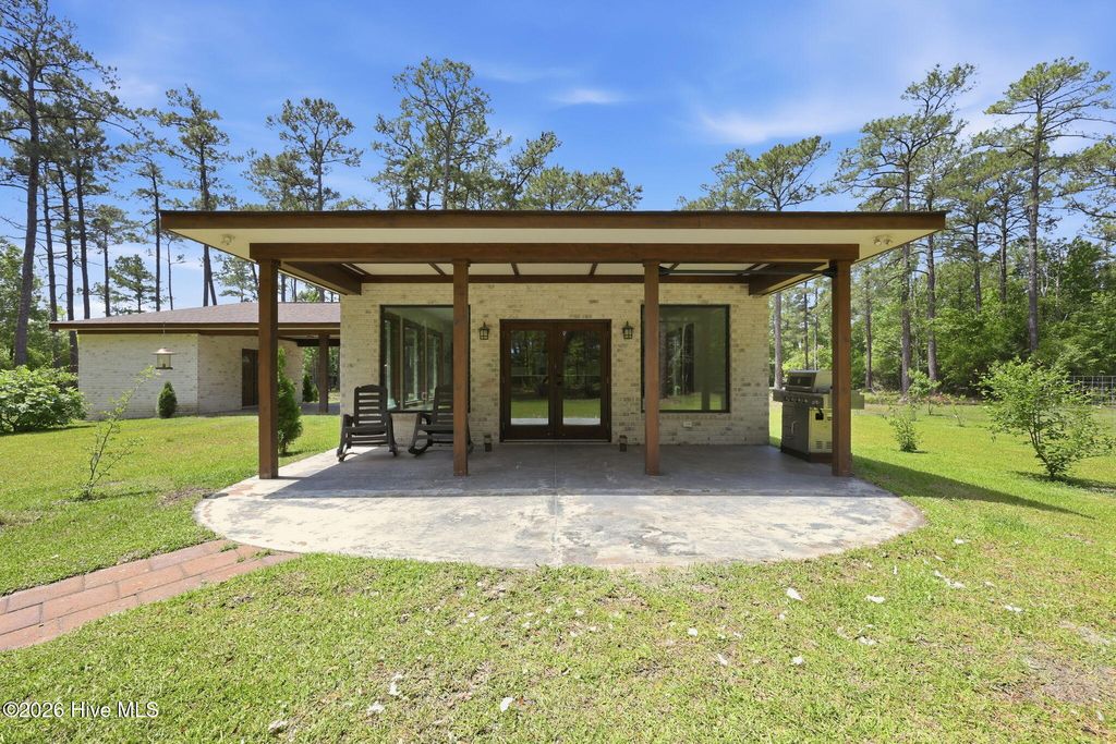 Photo of 307 Crows Nest Road, Beaufort, NC 28516 (MLS # 100572549)