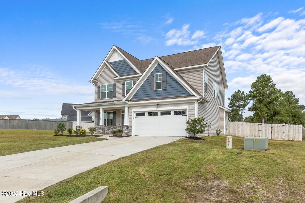 Photo of 203 Violet Terrace Court, Hubert, NC 28539 (MLS # 100536323)