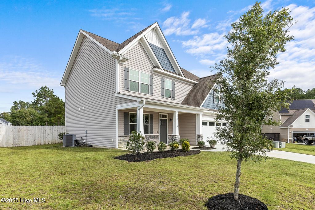 Photo of 203 Violet Terrace Court, Hubert, NC 28539 (MLS # 100536323)