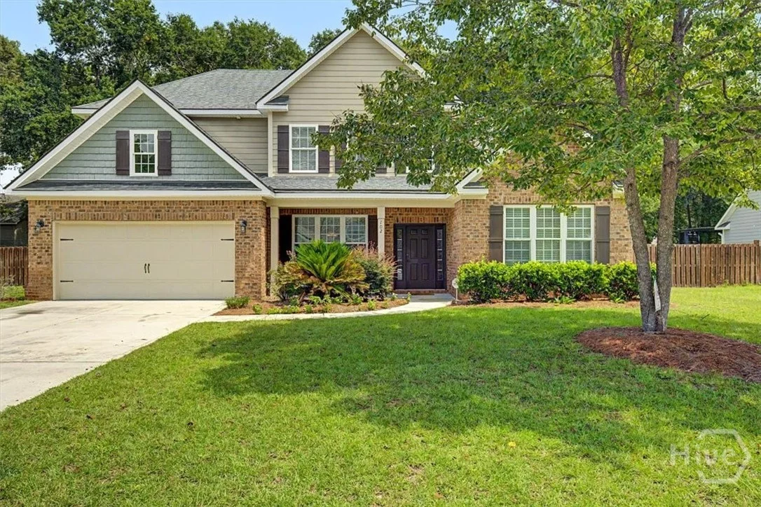 102 Red Oak Lane