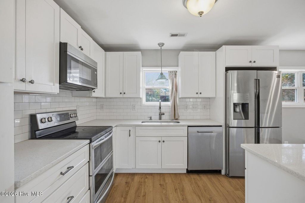 Photo of 1329 Avon Court, Wilmington, NC 28405 (MLS # 100554900)