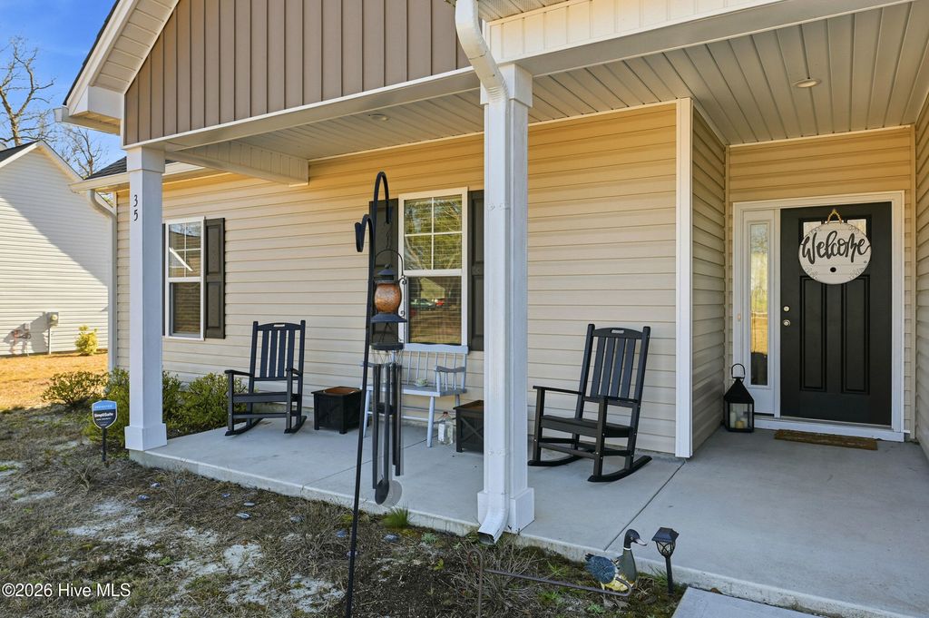 Photo of 35 W Waverly Drive, Burgaw, NC 28425 (MLS # 100551790)