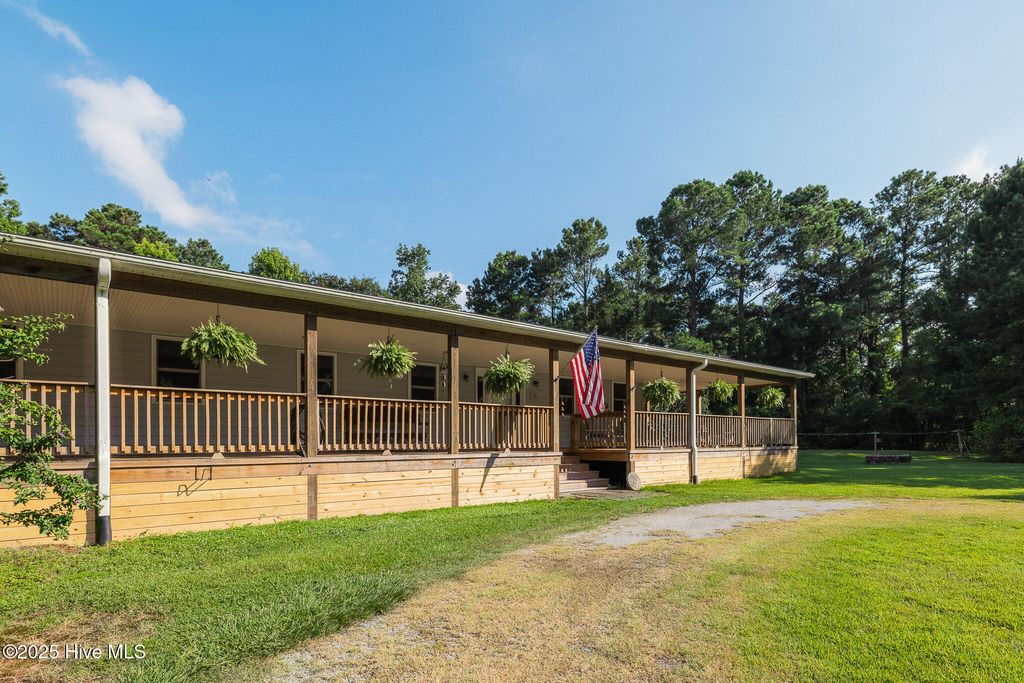 Photo of 161 Howard Lane, Swansboro, NC 28584 (MLS # 100517979)