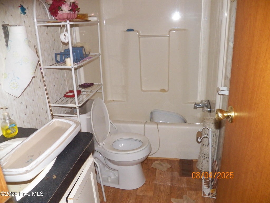 Photo of 120 E Fairview Drive, Murfreesboro, NC 27855 (MLS # 100606489)