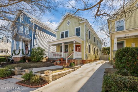 Photo of 723 Pollock Street, New Bern, NC 28562 (MLS # 100546712)