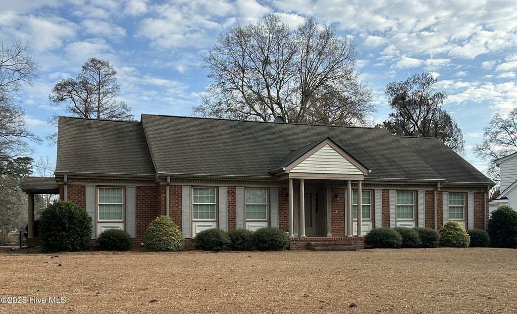 Photo of 302 W Wilson Creek Drive, Trent Woods, NC 28562 (MLS # 100546595)