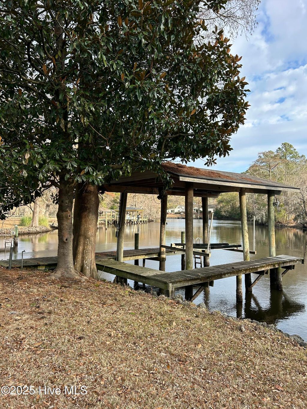 Photo of 302 W Wilson Creek Drive, Trent Woods, NC 28562 (MLS # 100546595)