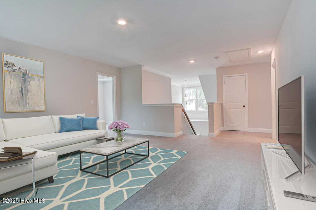 565 Midsummer Street #213