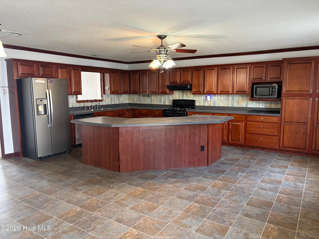 Photo of 121 Bayberry Road, Newport, NC 28570 (MLS # 100585631)