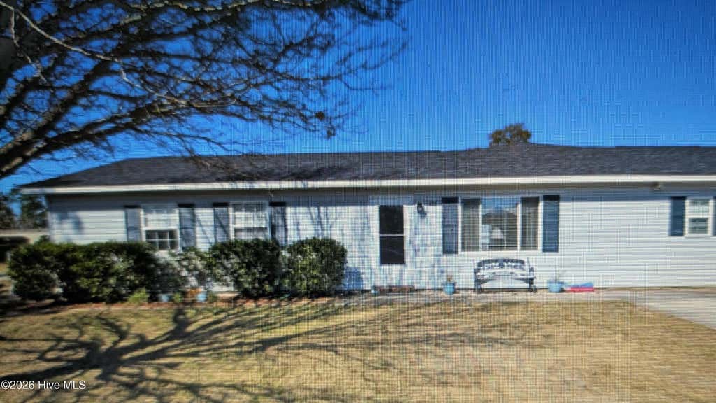 Photo of 121 Bayberry Road, Newport, NC 28570 (MLS # 100585631)