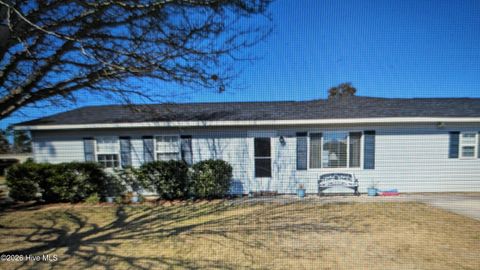 Homes For Sale - 121 Bayberry Road<br/> Newport, NC 28570