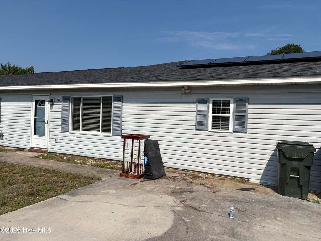 Photo of 121 Bayberry Road, Newport, NC 28570 (MLS # 100585631)