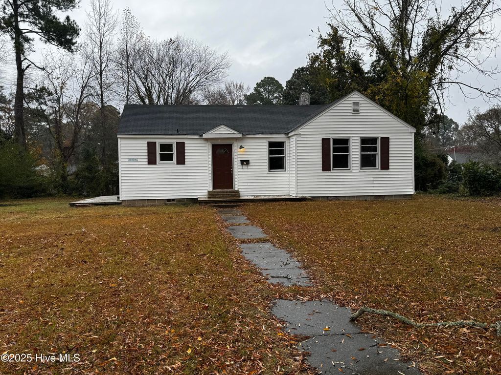 Photo of 109 Linden Street, Plymouth, NC 27962 (MLS # 100542588)