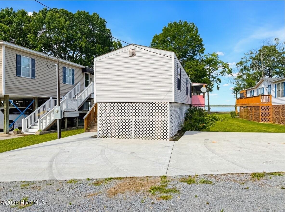 780 Hollis Drive