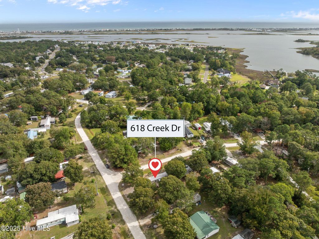 Photo of 618 Creek Drive, Hampstead, NC 28443 (MLS # 100535152)