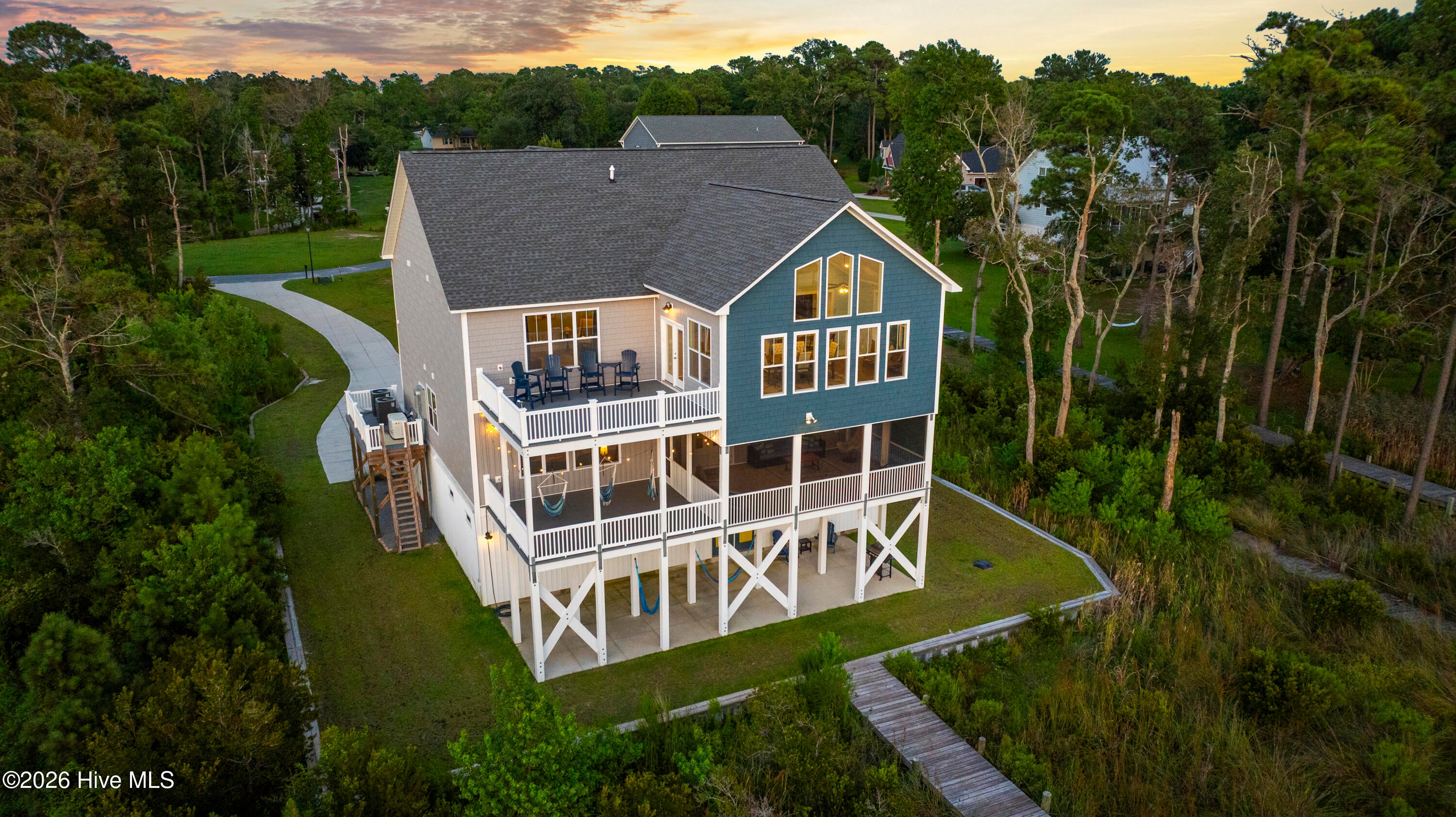 100 Paradise Court