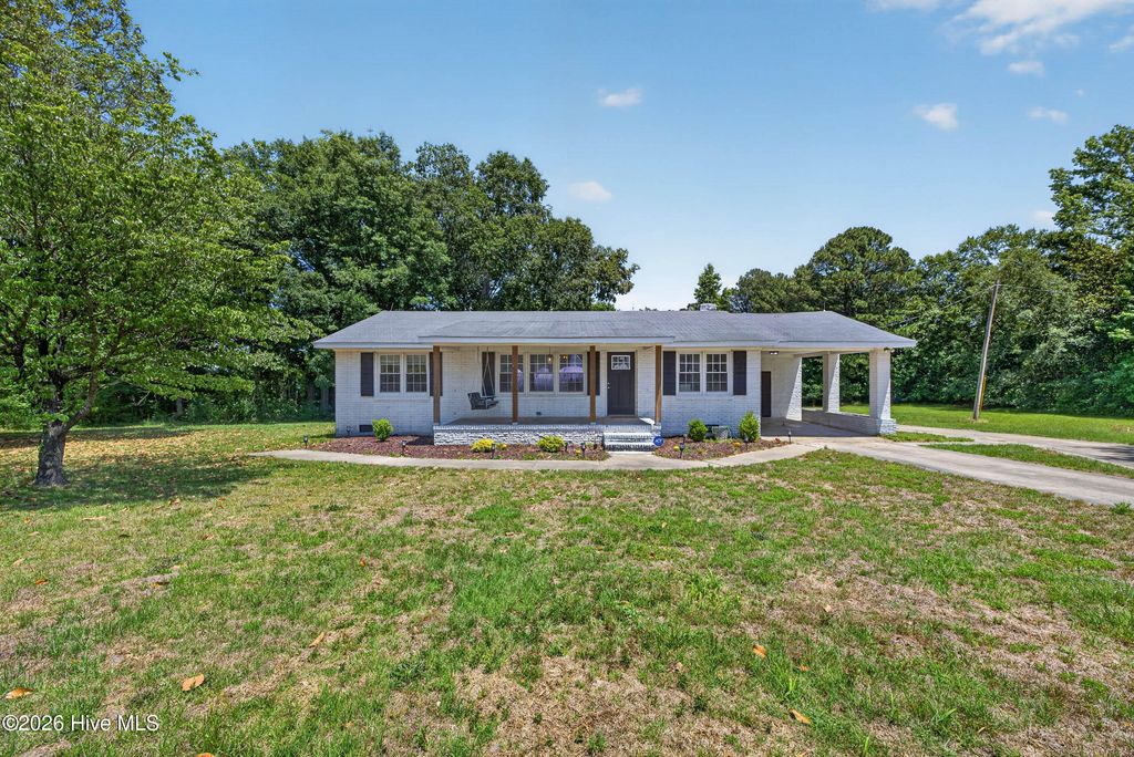 Photo of 437 E Wards Bridge Road, Kenansville, NC 28349 (MLS # 100576300)