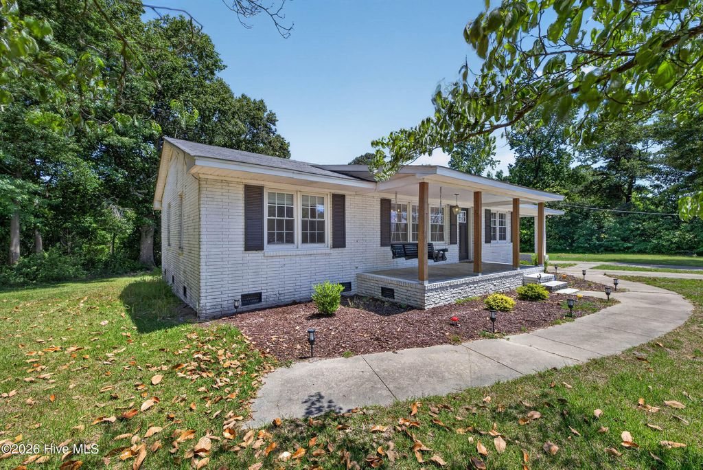 Photo of 437 E Wards Bridge Road, Kenansville, NC 28349 (MLS # 100576300)