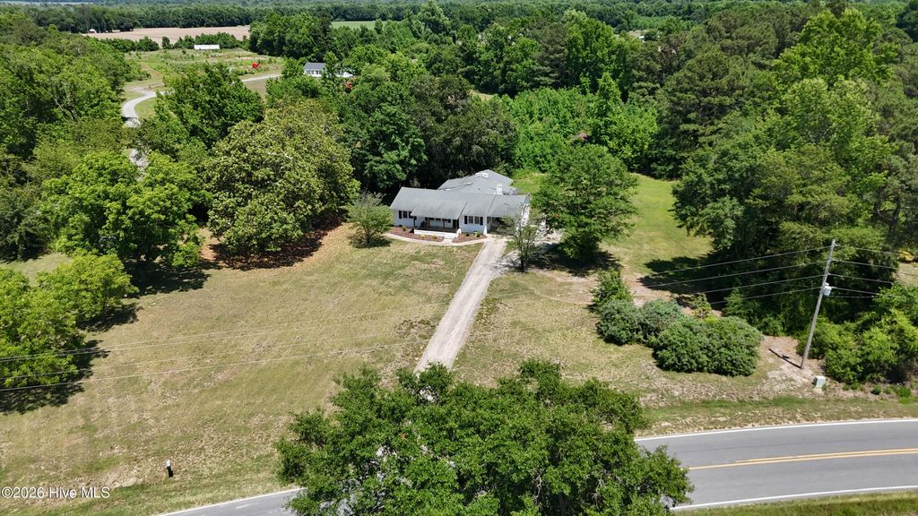 Photo of 437 E Wards Bridge Road, Kenansville, NC 28349 (MLS # 100576300)