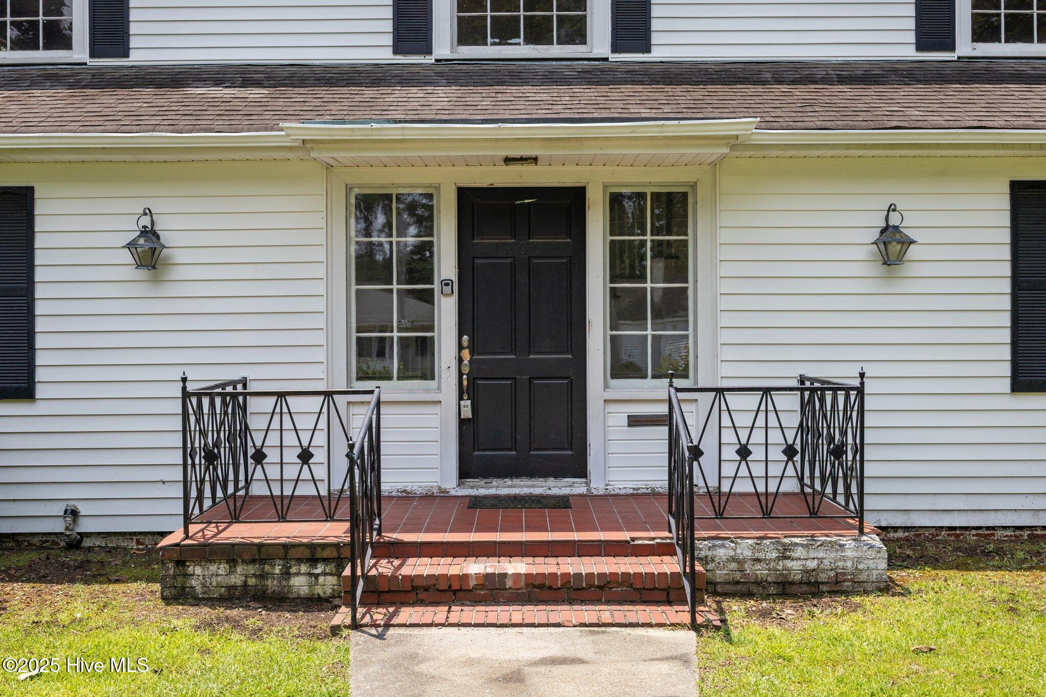 1200 W Lenoir Avenue