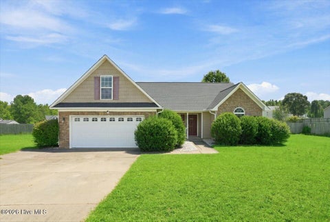 Homes For Rent - 159 Declaration Drive<br/> Raeford, NC 28376