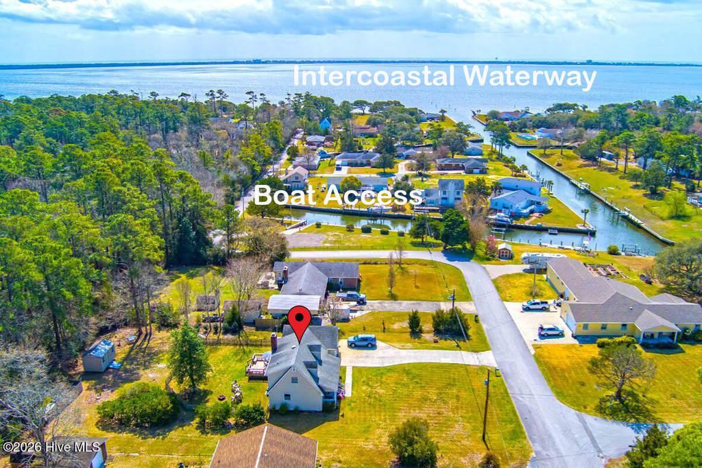 Photo of 915 Sunset Boulevard, Newport, NC 28570 (MLS # 100575242)