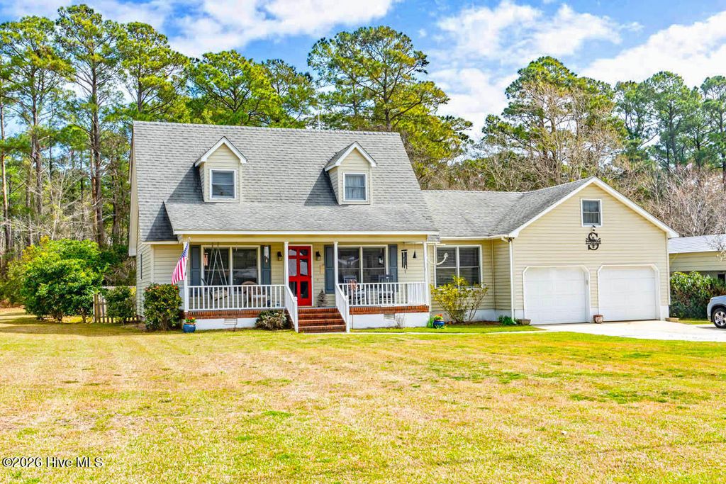 Photo of 915 Sunset Boulevard, Newport, NC 28570 (MLS # 100575242)
