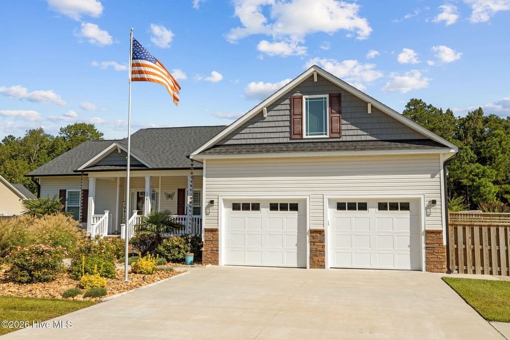 Photo of 109 Ridgeline Drive, Beaufort, NC 28516 (MLS # 100548178)