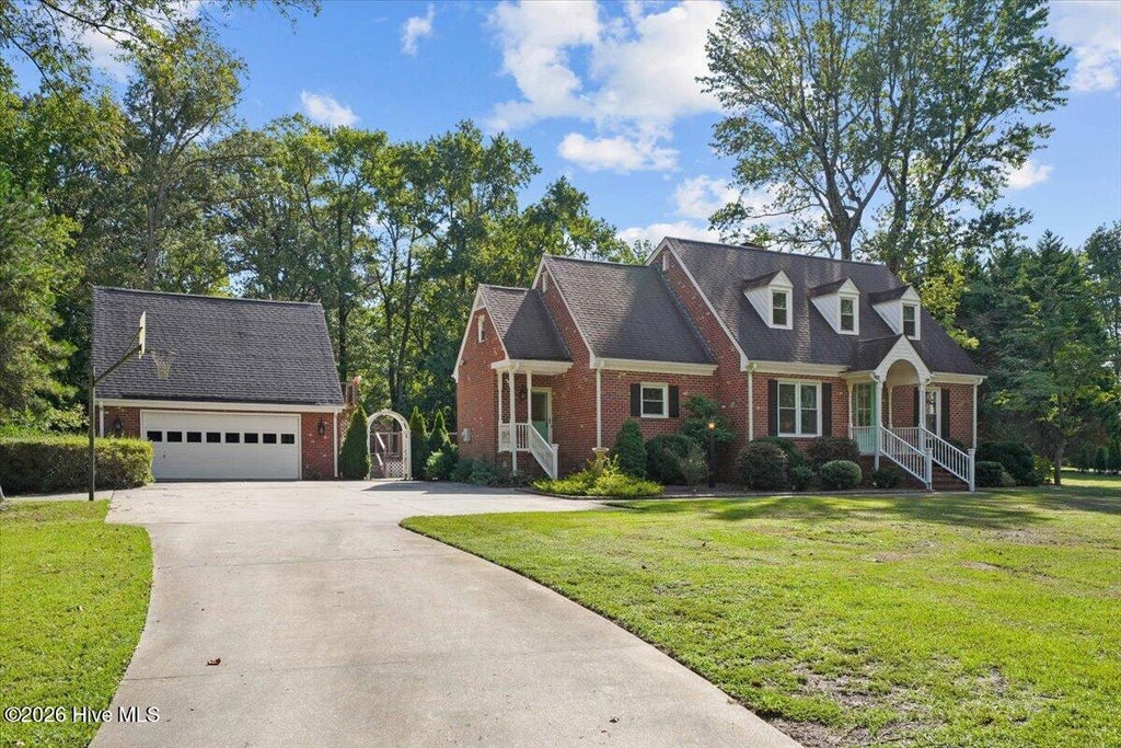Photo of 404 Barrington Drive, Tarboro, NC 27886 (MLS # 100602627)