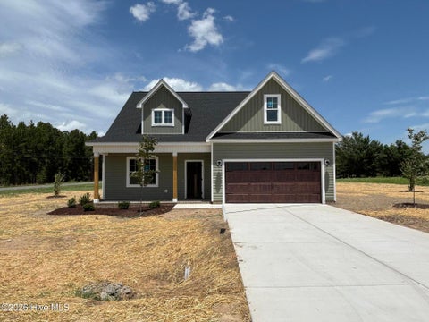 Homes For Sale - 105 Spring Meadows Drive Dr<br/> Aberdeen, NC 28315