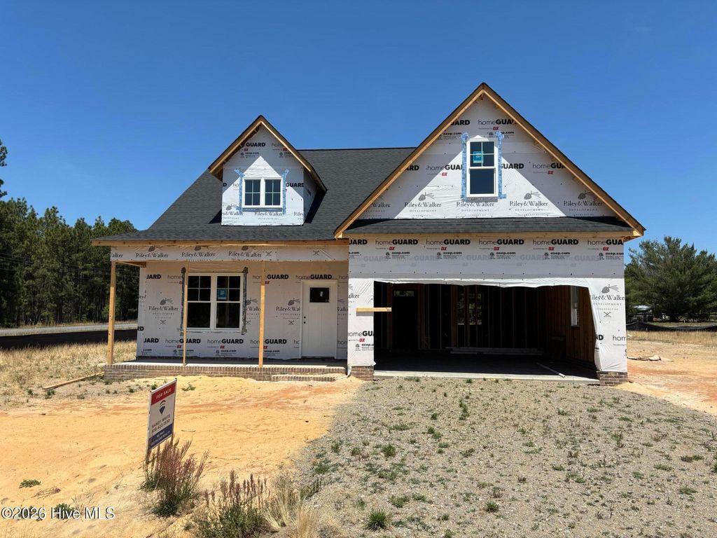 Photo of 105 Spring Meadows Drive DR, Aberdeen, NC 28315 (MLS # 100572356)
