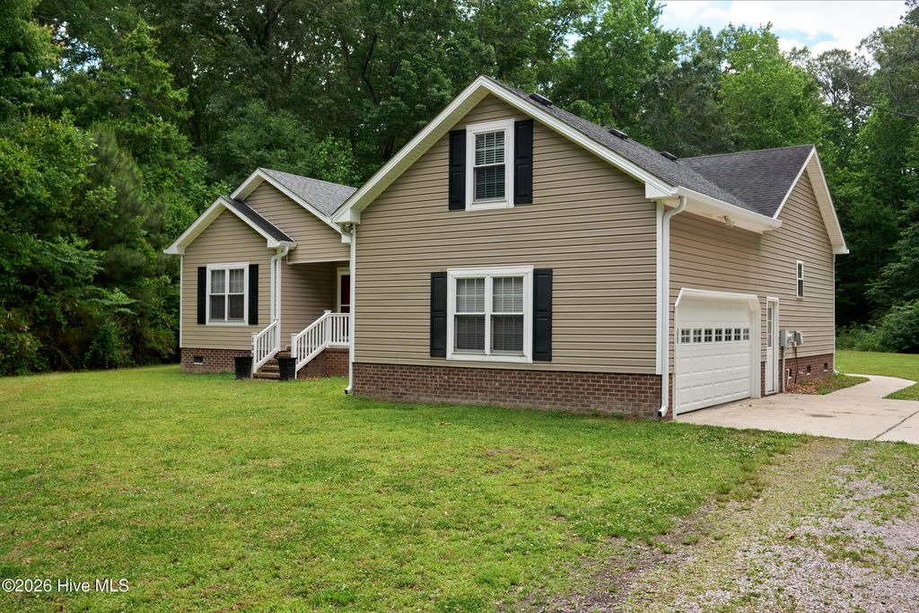 Photo of 123 Rosecroft Drive, Elizabeth City, NC 27909 (MLS # 100575497)