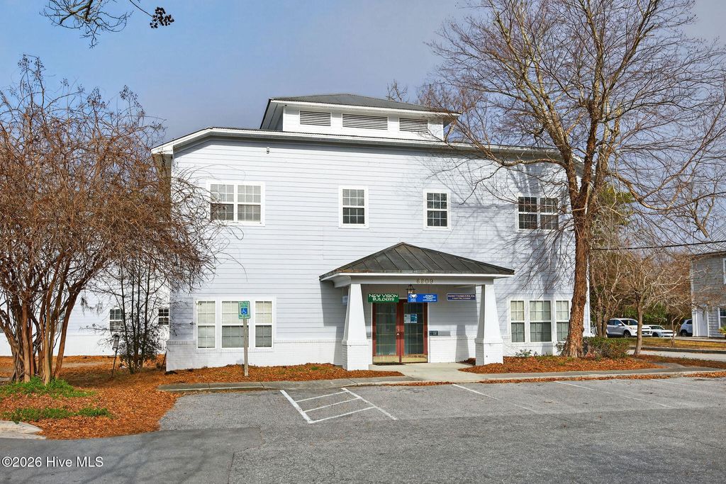 Photo of 6209 Oleander Drive #103, Wilmington, NC 28403 (MLS # 100570573)
